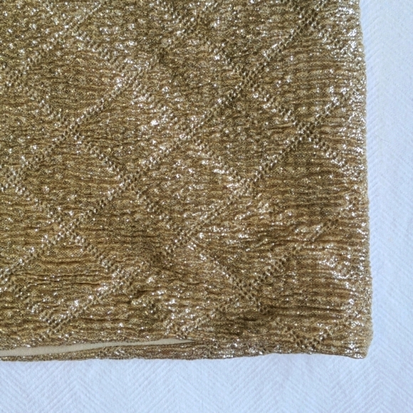 Miss Selfridge stretchy metallic cream & silver textured mini skirt US 8 GUC - Picture 3 of 12